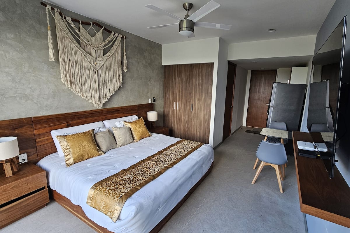 Exclusive Studio | 3 bedrooms, premium bedding, pillow-top beds, in-room safe