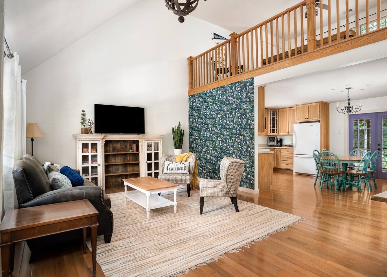 Mountain Getaway with Firepit & Outdoor Theatre!