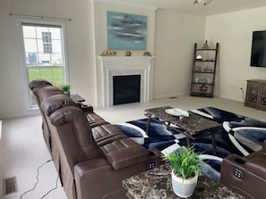 Smart TV, fireplace, stereo