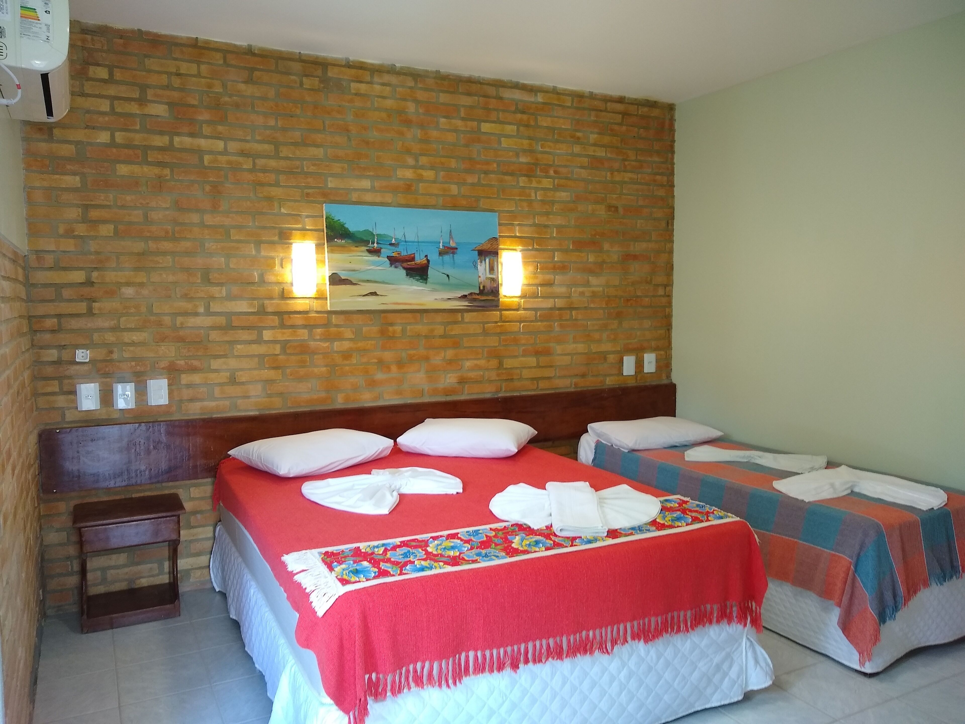 Quarto triplo standard | Wi-Fi de cortesia, roupa de cama