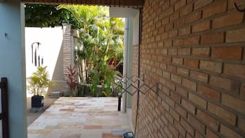 Quarto triplo standard | Wi-Fi de cortesia, roupa de cama