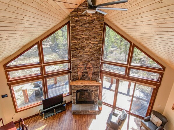 Smart TV, fireplace, offices, computer monitors