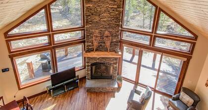 New! Family Friendly, Pet Friendly, New Build, 20 mi to Breckenridge - Lamplighter Lodge