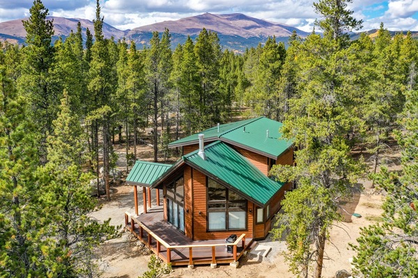 Welcome to The Lamplighter Lodge, your modern mountain dream home!
