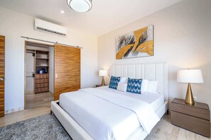 3 chambres, coffres-forts dans les chambres, fer et planche à repasser