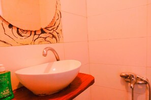 Bathroom - Central Jerusalem (Jerusalem)