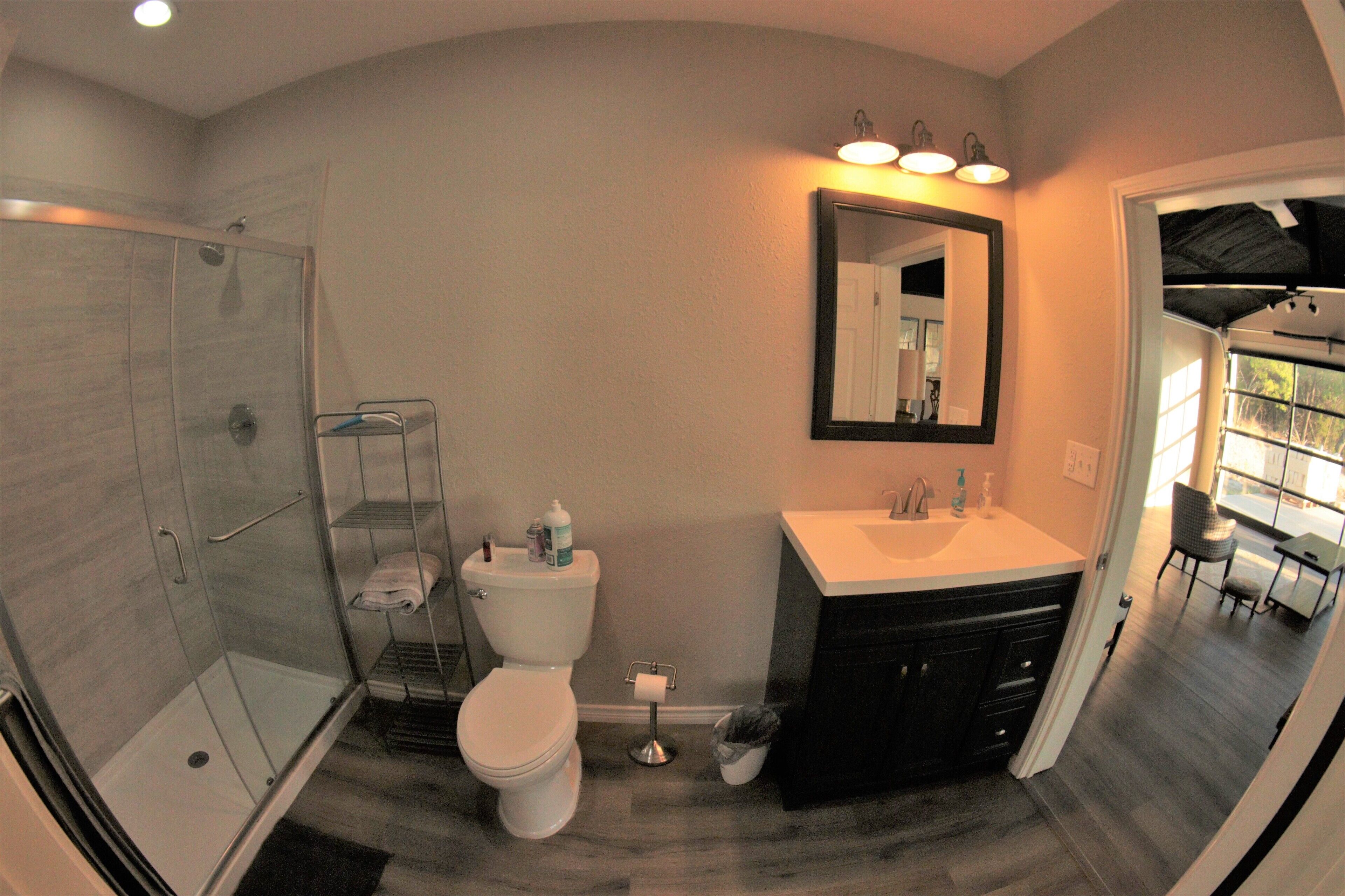 Cheerful Ranchette Overlooking Lake Whitney!