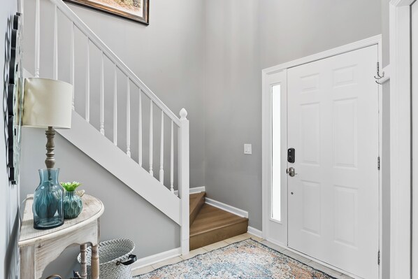 Interior - J&Y Family 3BR/2.5BA / LuxuryTownhouse (Enterprise)