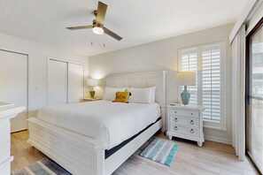 2 bedrooms, iron/ironing board, internet, bed sheets