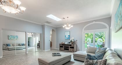 Sunny Tampa: 3BR, Heated Pool