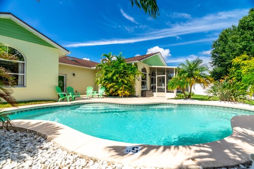 Sunny Tampa: 3BR, Heated Pool
