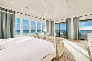 6 slaapkamers, een strijkplank/strijkijzer, reisbedje, internet