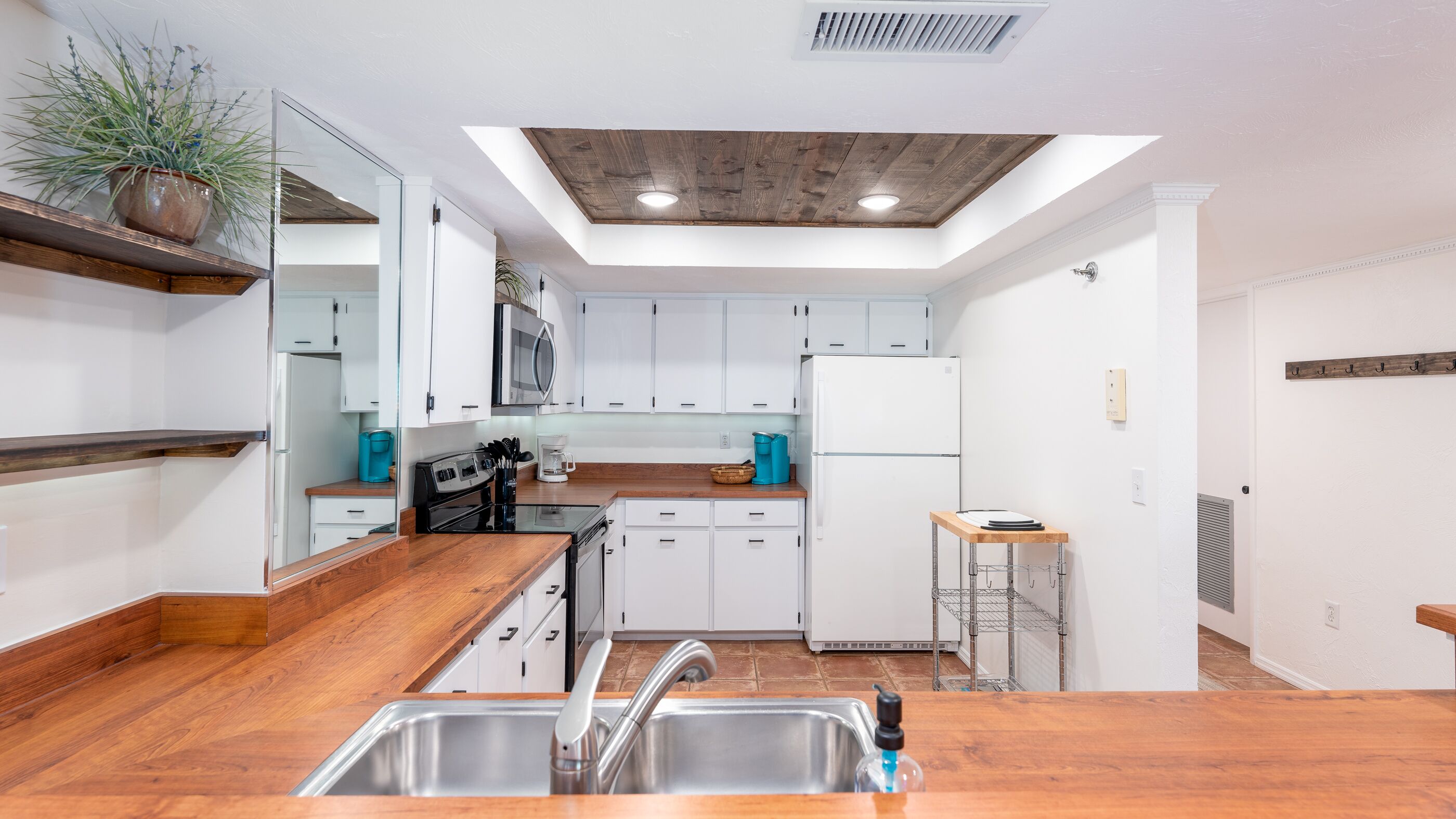 Oceanfront spectacular views with direct beach and pool access!