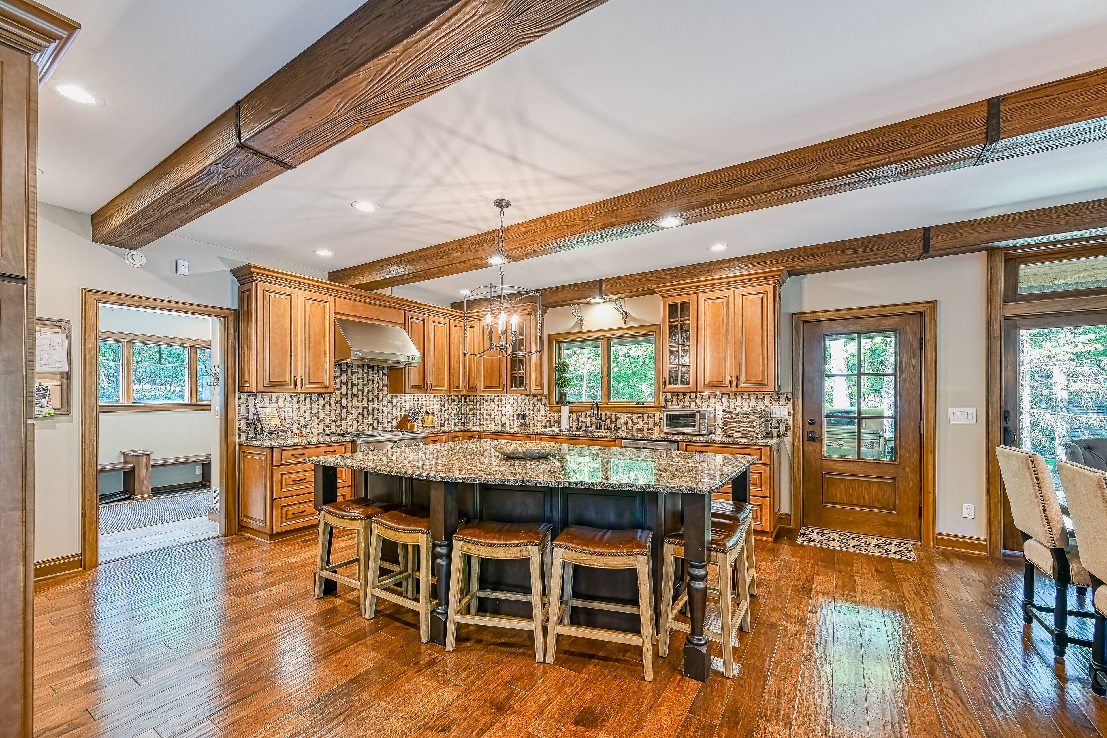 雪櫃、微波爐、焗爐、爐具