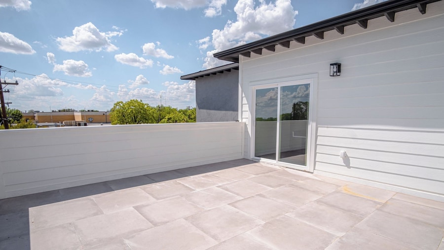 Gorgeous 3 BR 2 BA Near Amazing Downtown