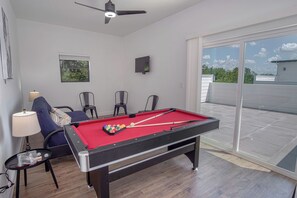 Games room - Gorgeous 3 BR 2 BA Near Amazing Downtown (San Antonio)