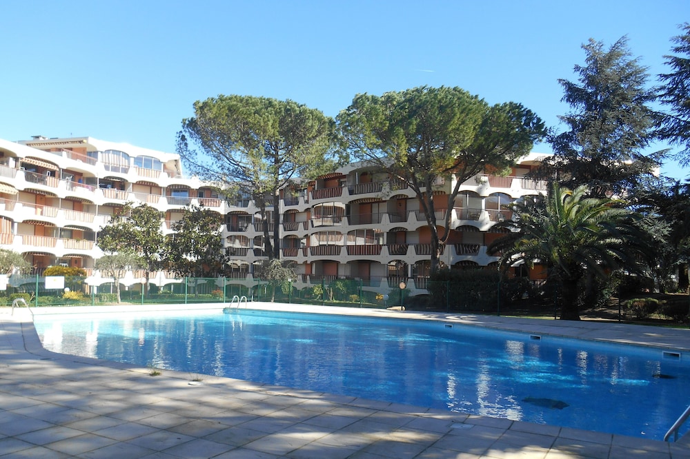 Apartment "La Pensée" with swimming pool in the residence "les 3 Rivières"