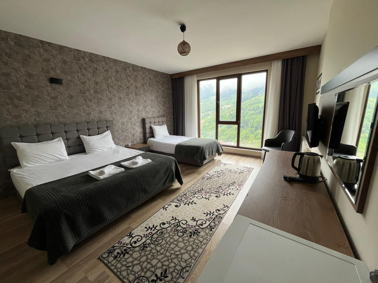 Standard Triple Room | Desk, laptop workspace, free WiFi, bed sheets