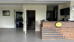 Quầy tiếp tân