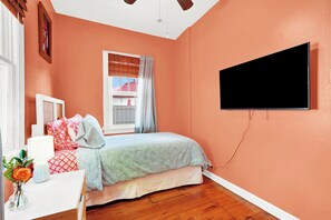 2 Schlafzimmer, Bügeleisen/Bügelbrett, kostenloses WLAN, Bettwäsche