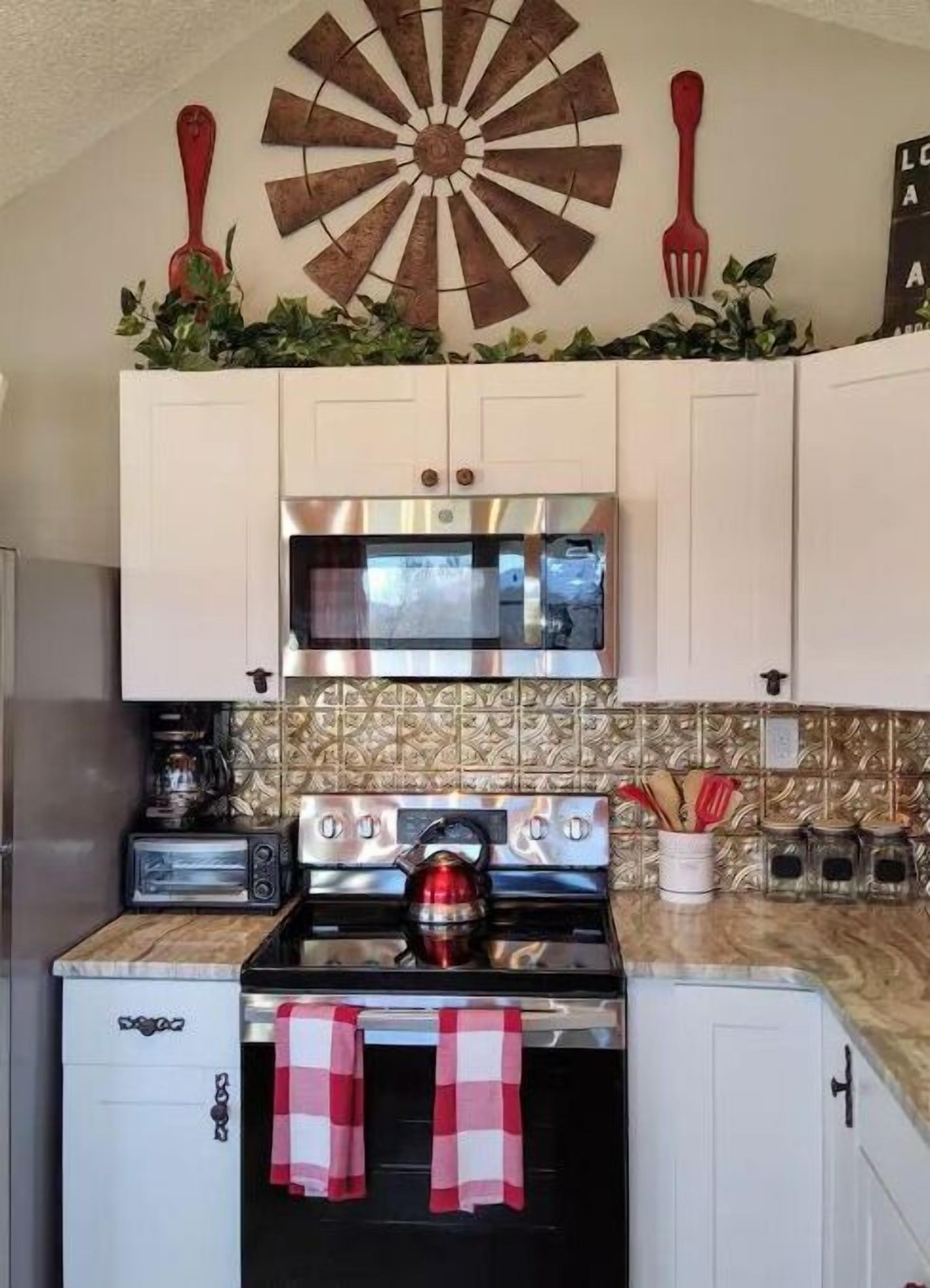 雪櫃、微波爐、焗爐、爐具