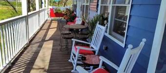 Green Acres meets Lake Chatuge & Brasstown B view