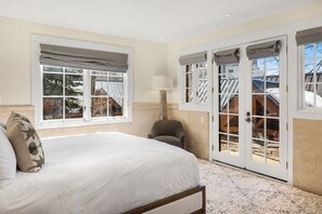 3 chambres, fer et planche à repasser, Wi-Fi gratuit, draps fournis