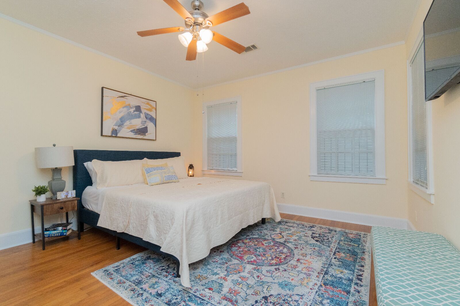 Cloverdale Corner Duplex 2BR w/Porch Swing -5 Mins to DT!