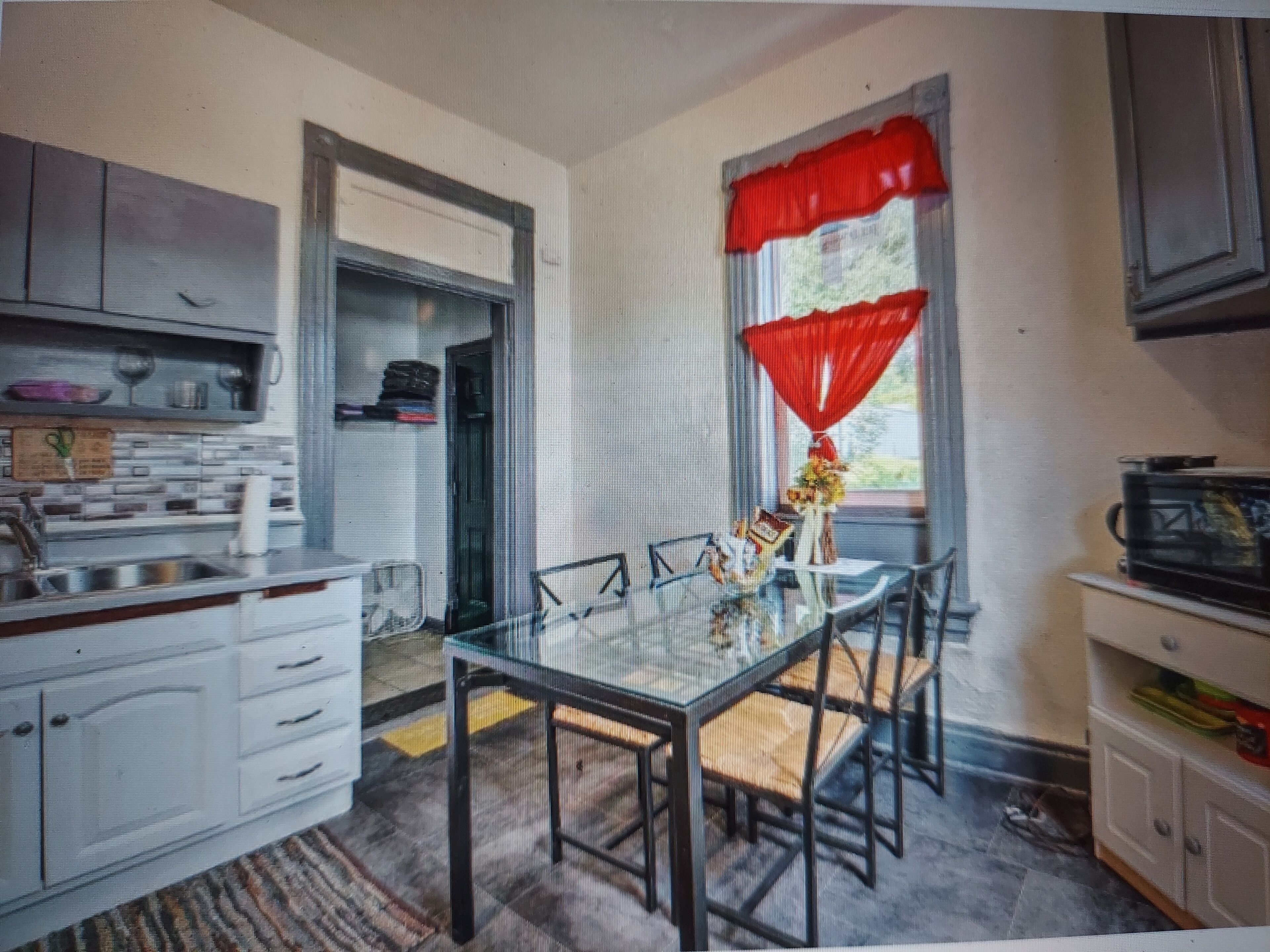 Clean Cozy Private Vacation Home w Grill Yard Free Parking OTR is 5 mi sleeps 6 