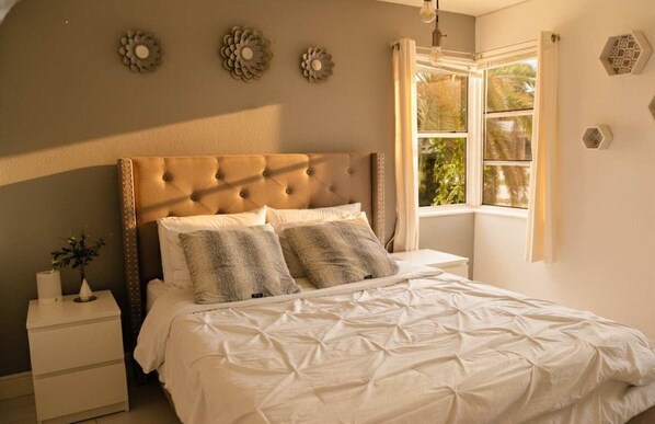 3 bedrooms, iron/ironing board, free WiFi, bed sheets