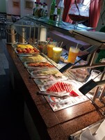 Café da manhã com buffet grátis todos os dias