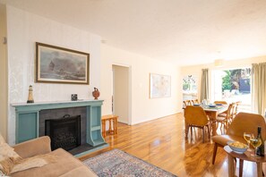 Living area - Location! Lane End Road Bembridge Isle of Wight Family Holiday Home Great Garden (Bembridge)