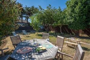 تناول الطعام بالخارج