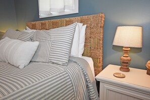 2 bedrooms, iron/ironing board, WiFi, bed sheets - Charming, Updated Home in the Heart of Downtown Glen Arbor!  (Glen Arbor)