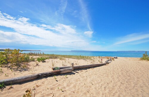 Charming, Updated Home in the Heart of Downtown Glen Arbor! 