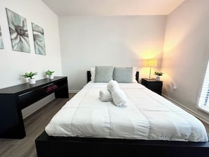 2 bedrooms, desk, iron/ironing board, free WiFi