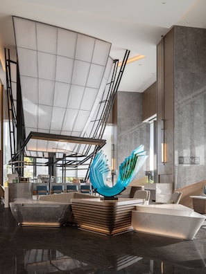 Lobby-Lounge, Blick auf den Strand, tÀglich geöffnet