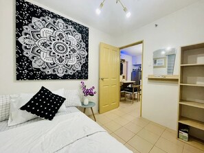 2 bedrooms, free WiFi, bed sheets - Centrally Located Cozy 2 Bedroom Unit Iloilo City (Iloilo City)