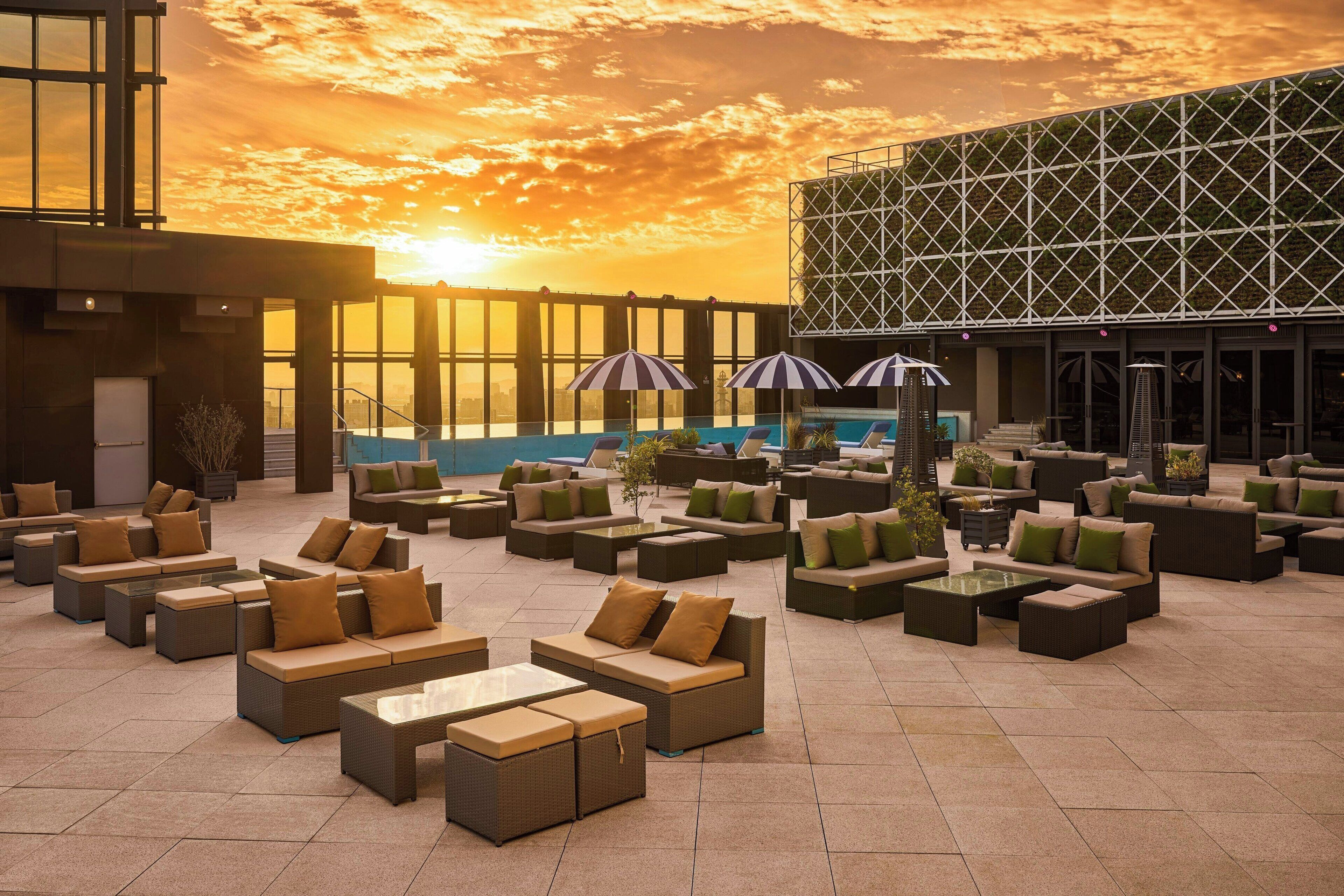 3 か所のレストラン、ランチ、ディナーに営業 (台湾料理)