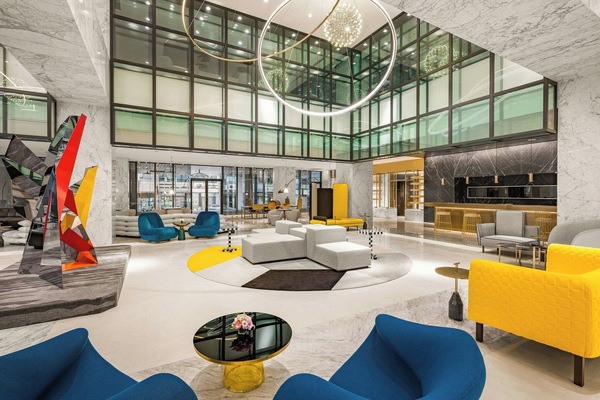 Lobby lounge