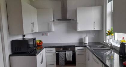 House-3br-garden-parking-near Inverness Castle