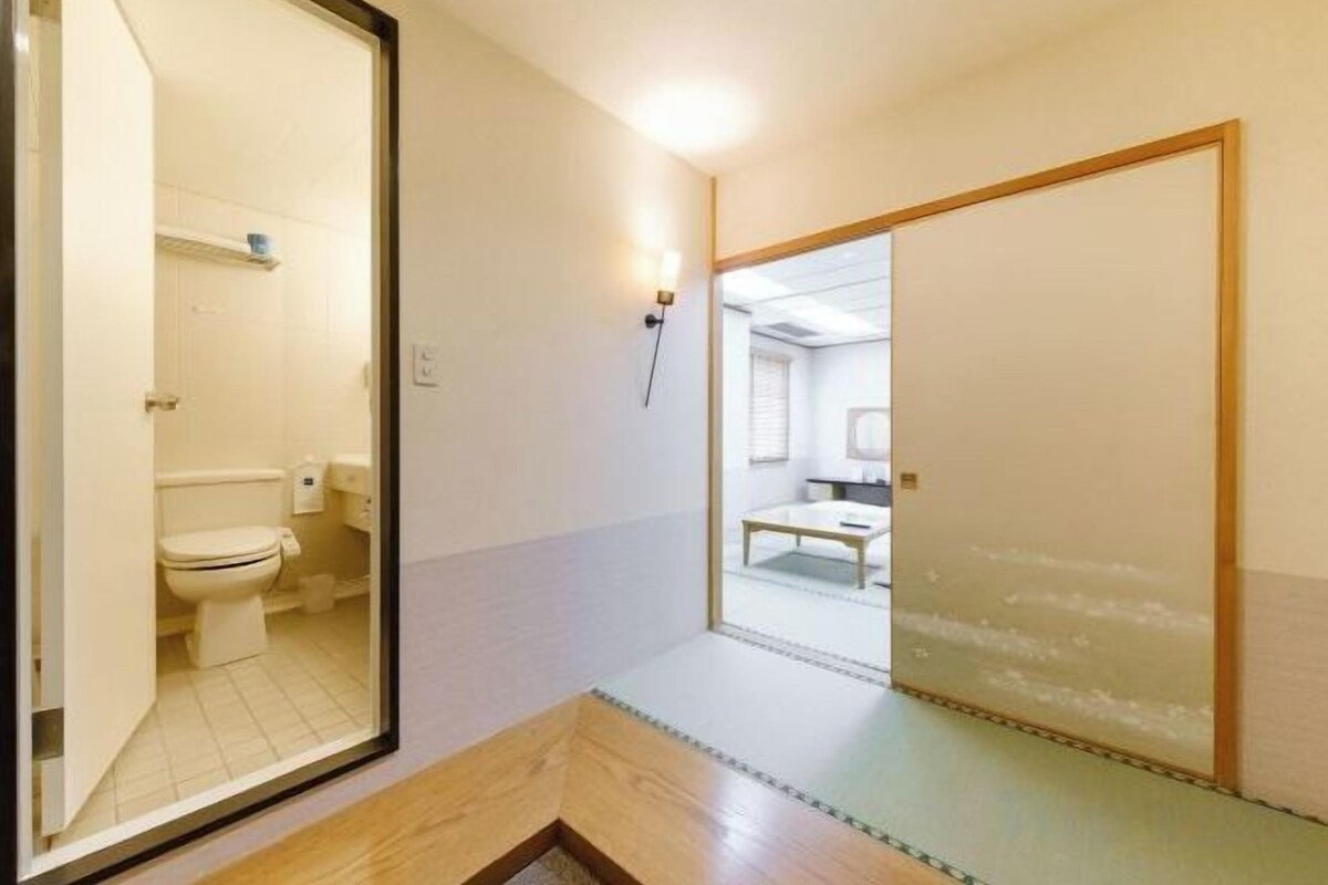 Japanese-Style Room