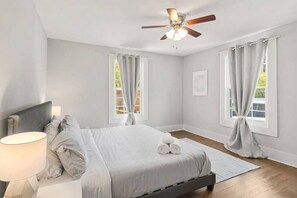 3 bedrooms, iron/ironing board, WiFi, bed sheets