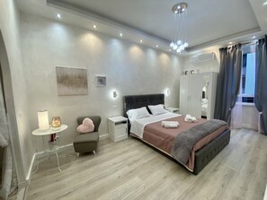 2 bedrooms, desk, iron/ironing board, free WiFi