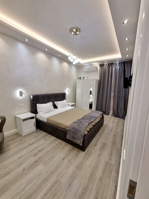 2 bedrooms, desk, iron/ironing board, free WiFi
