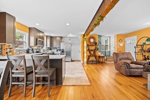 Interior - Garden Oasis | Easy Downtown/Attraction Access (Columbus)