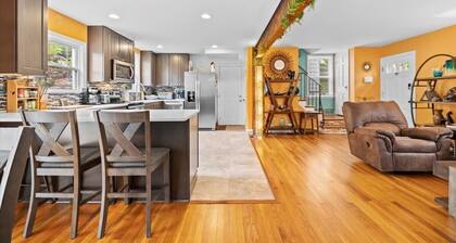 Garden Oasis | Easy Downtown/Attraction Access