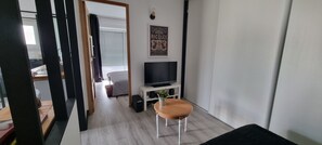 1 habitación, escritorio, wifi gratis y ropa de cama 