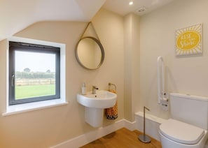 Cottage | Bathroom