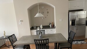 Unclassified image, 3 of 29, button - Modern home (Houston)